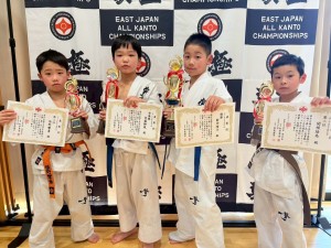 小学二年生男子初級の部 優勝:新井陸斗 準優勝:安藤獅凰 三位:柴野響希 三位:関根陸馬