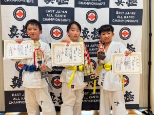 小学三年生男子上級の部 優勝:新名紘 準優勝:岡田大空 三位:濱野新大