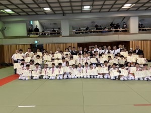 く