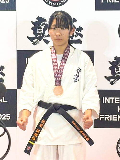 04桃原梨璃伽選手