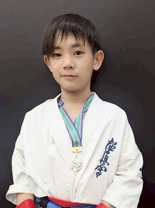 10鶴岡燈央士選手