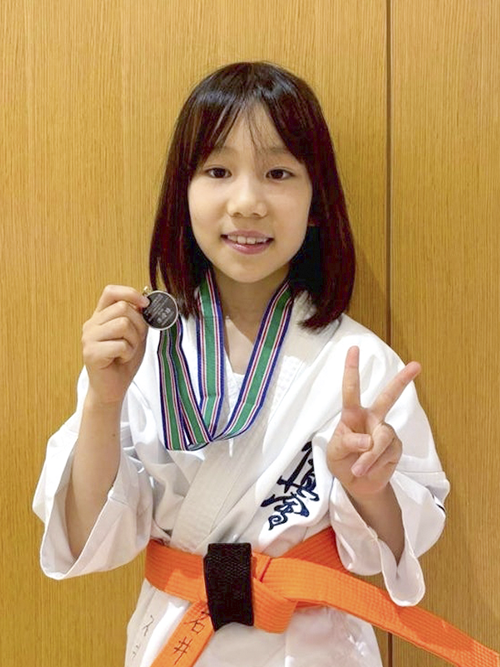 A08石井友華選手