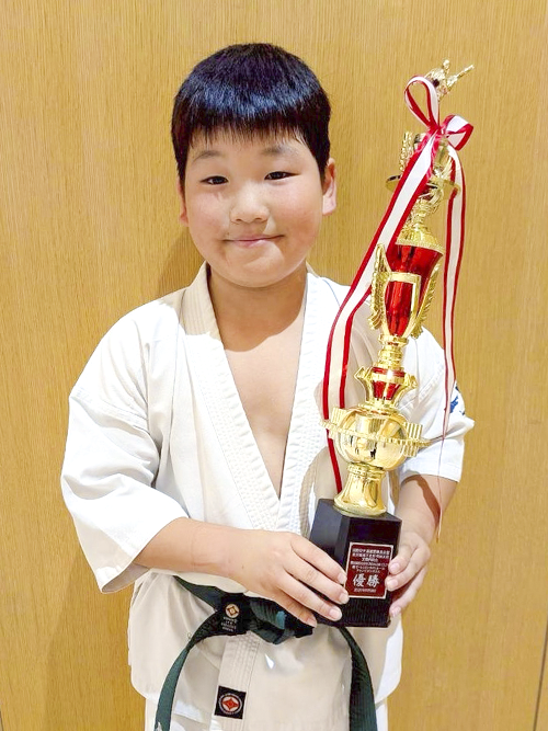01明松輝選手