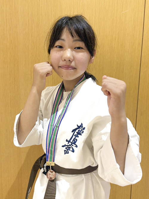 B10島形紗子選手
