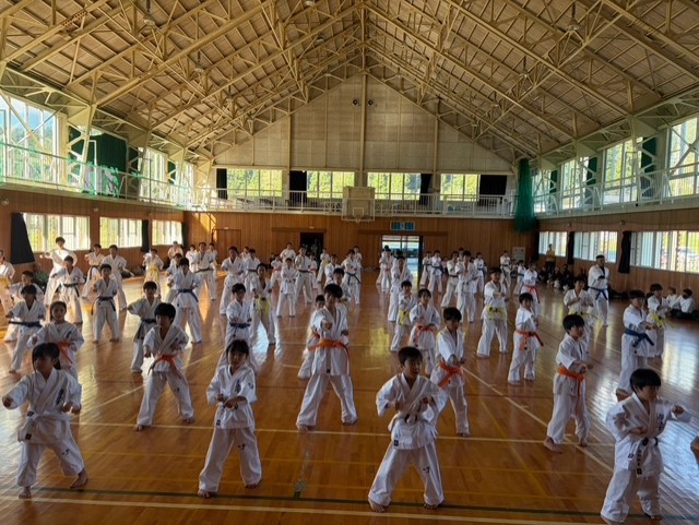 審査