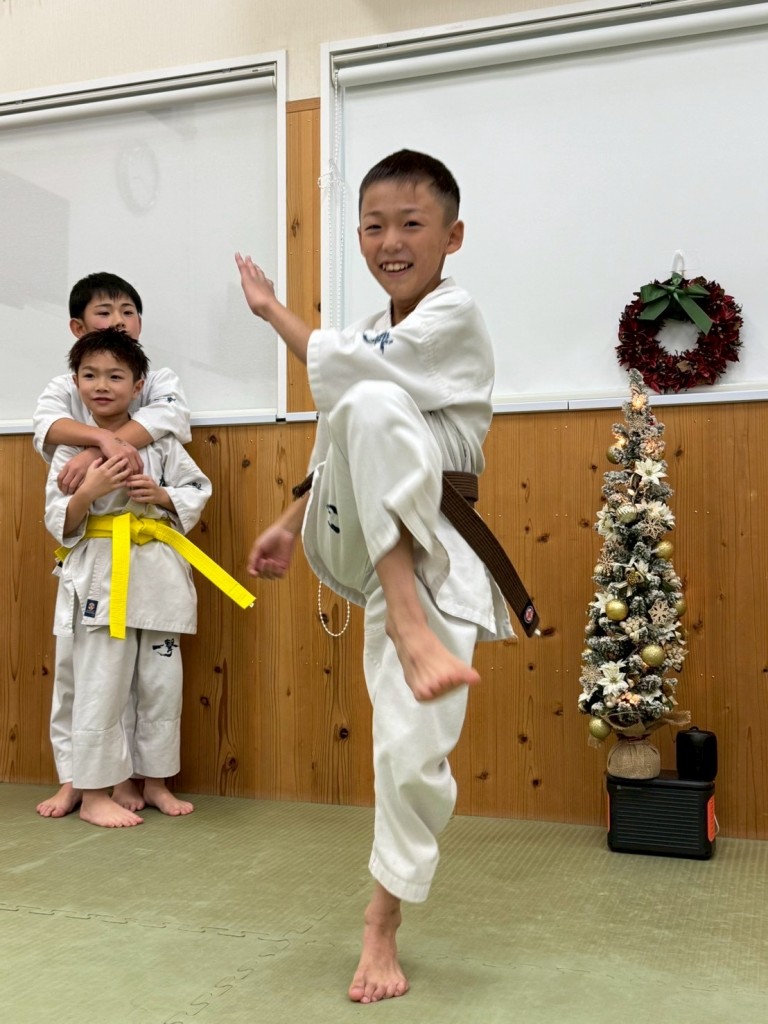 5D0047EE-5F73-4490-8C12-C5FDD544CD40